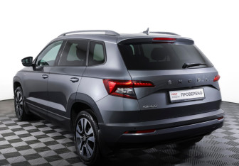 Подержанный автомобиль Skoda Karoq 2021 года (7 фото)