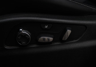 Подержанный автомобиль Cadillac XT4 2020 года (17 фото)