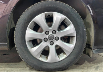 Подержанный автомобиль Opel Astra Sedan 2014 года (17 фото)