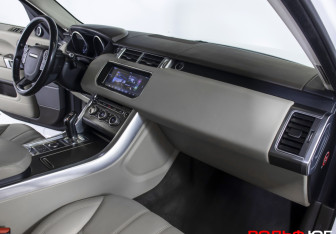 Подержанный автомобиль Land Rover Range Rover Sport 2015 года (9 фото)