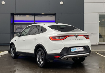 Подержанный автомобиль Renault Arkana 2021 года (7 фото)
