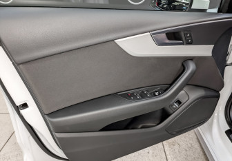 Подержанный автомобиль Audi A4 allroad 2020 года (20 фото)
