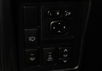 Подержанный автомобиль Toyota Land Cruiser Prado 2012 года (18 фото)