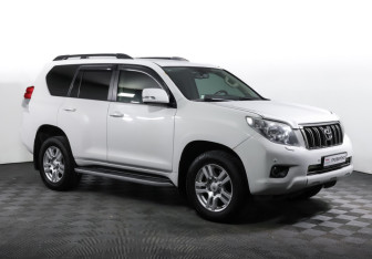 Подержанный автомобиль Toyota Land Cruiser Prado 2011 года (3 фото)