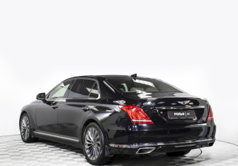 Подержанный автомобиль Genesis G90 2017 года (7 фото)