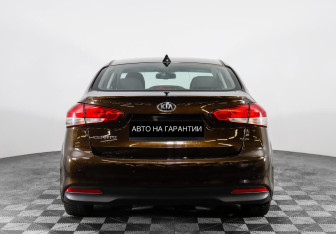 Подержанный автомобиль Kia Cerato Sedan 2017 года (4 фото)