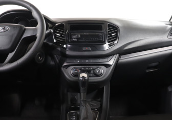 Подержанный автомобиль LADA (ВАЗ) Vesta Sedan 2021 года (12 фото)