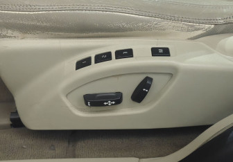 Подержанный автомобиль Volvo XC60 2012 года (16 фото)