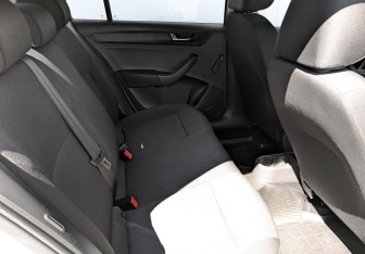 Подержанный автомобиль Skoda Rapid Liftback 2019 года (18 фото)