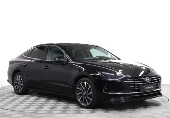 Подержанный автомобиль Hyundai Sonata 2022 года (3 фото)