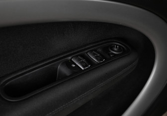 Подержанный автомобиль MINI Countryman 2015 года (8 фото)