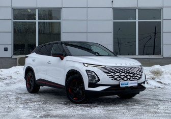 Подержанный автомобиль Omoda C5 2022 года (3 фото)