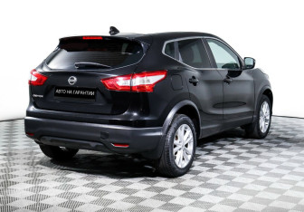 Подержанный автомобиль Nissan Qashqai 2018 года (5 фото)