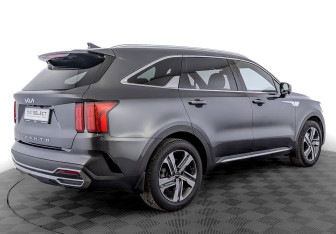 Подержанный автомобиль Kia Sorento 2022 года (5 фото)