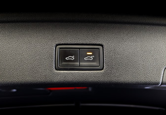 Подержанный автомобиль Volkswagen Touareg 2021 года (27 фото)