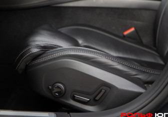 Подержанный автомобиль Volvo V90 Cross Country 2017 года (14 фото)