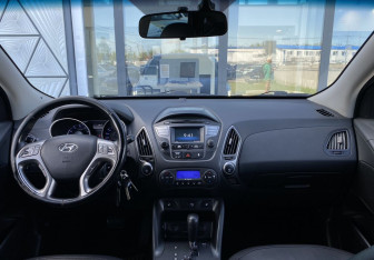 Подержанный автомобиль Hyundai ix35 2014 года (11 фото)