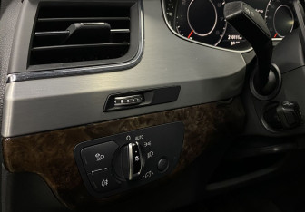 Подержанный автомобиль Audi Q7 2015 года (25 фото)