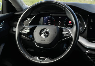 Подержанный автомобиль Skoda Octavia Liftback 2020 года (14 фото)