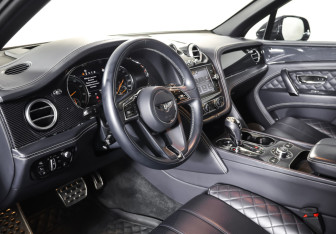 Подержанный автомобиль Bentley Bentayga 2016 года (15 фото)
