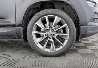 Подержанный автомобиль Skoda Karoq 2021 года (18 фото)