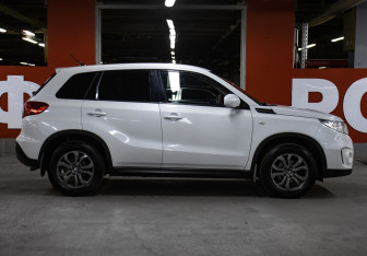 Подержанный автомобиль Suzuki Vitara 2017 года (4 фото)
