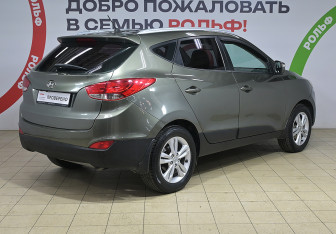 Подержанный автомобиль Hyundai ix35 2010 года (4 фото)