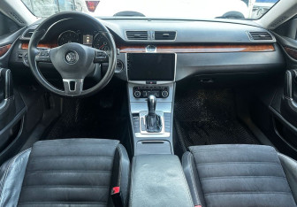 Подержанный автомобиль Volkswagen Passat CC 2011 года (9 фото)