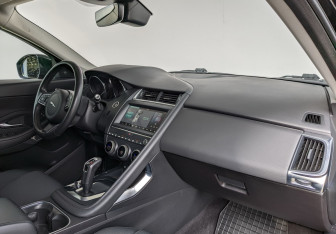 Подержанный автомобиль Jaguar E-Pace 2020 года (2 фото)