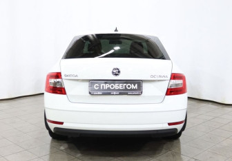 Подержанный автомобиль Skoda Octavia Liftback 2019 года (5 фото)