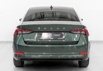 Подержанный автомобиль Skoda Octavia Liftback 2020 года (6 фото)