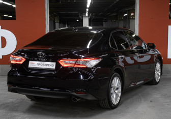Подержанный автомобиль Toyota Camry Sedan 2020 года (5 фото)