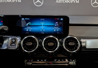 Подержанный автомобиль Mercedes-Benz GLB 2021 года (17 фото)