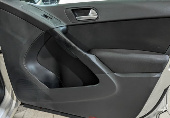 Подержанный автомобиль Volkswagen Tiguan 2012 года (25 фото)