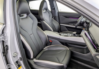 Подержанный автомобиль Changan UNI-V 2024 года (24 фото)