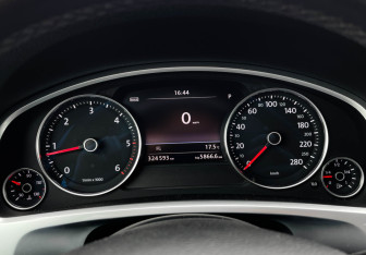 Подержанный автомобиль Volkswagen Touareg 2013 года (11 фото)