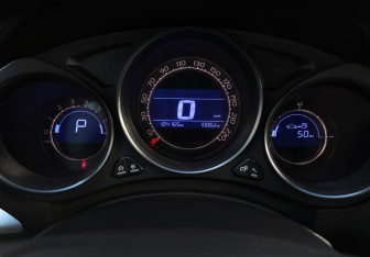 Подержанный автомобиль Citroen C4 Sedan 2014 года (12 фото)