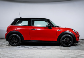 Подержанный автомобиль MINI Hatch 2018 года (4 фото)