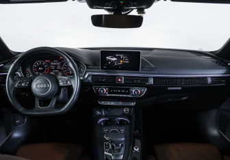 Подержанный автомобиль Audi A5 Coupe 2019 года (17 фото)