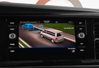 Подержанный автомобиль Volkswagen Caravelle 2022 года (15 фото)