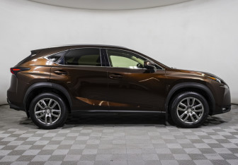 Подержанный автомобиль Lexus NX 2016 года (4 фото)