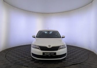 Подержанный автомобиль Skoda Rapid Liftback 2019 года (2 фото)