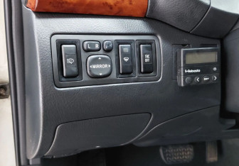 Подержанный автомобиль Toyota Avensis Sedan 2004 года (12 фото)