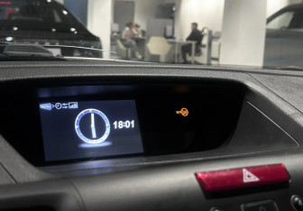 Подержанный автомобиль Honda CR-V 2013 года (13 фото)