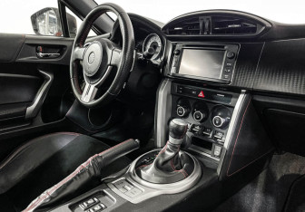 Подержанный автомобиль Toyota GT86 2012 года (9 фото)