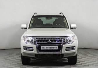 Подержанный автомобиль Mitsubishi Pajero 2014 года (2 фото)