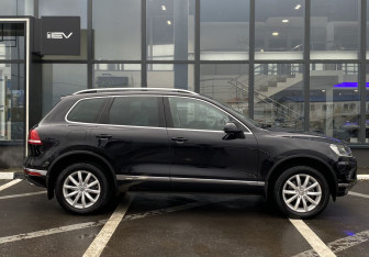 Подержанный автомобиль Volkswagen Touareg 2015 года (5 фото)