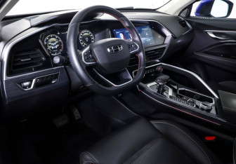 Подержанный автомобиль Geely Tugella 2022 года (17 фото)