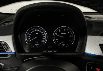 Подержанный автомобиль BMW X2 2018 года (13 фото)