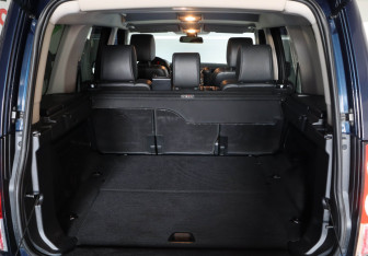 Подержанный автомобиль Land Rover Discovery 2012 года (25 фото)